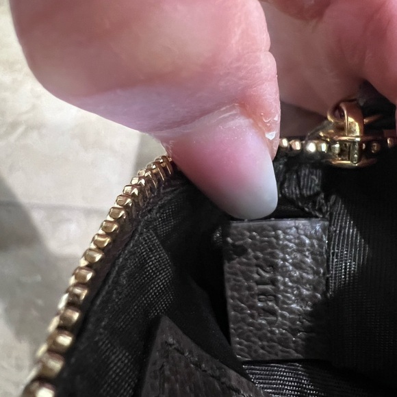 ‼️PRICE DROP‼️ Gucci Card & Key Holder - Picture 8 of 11